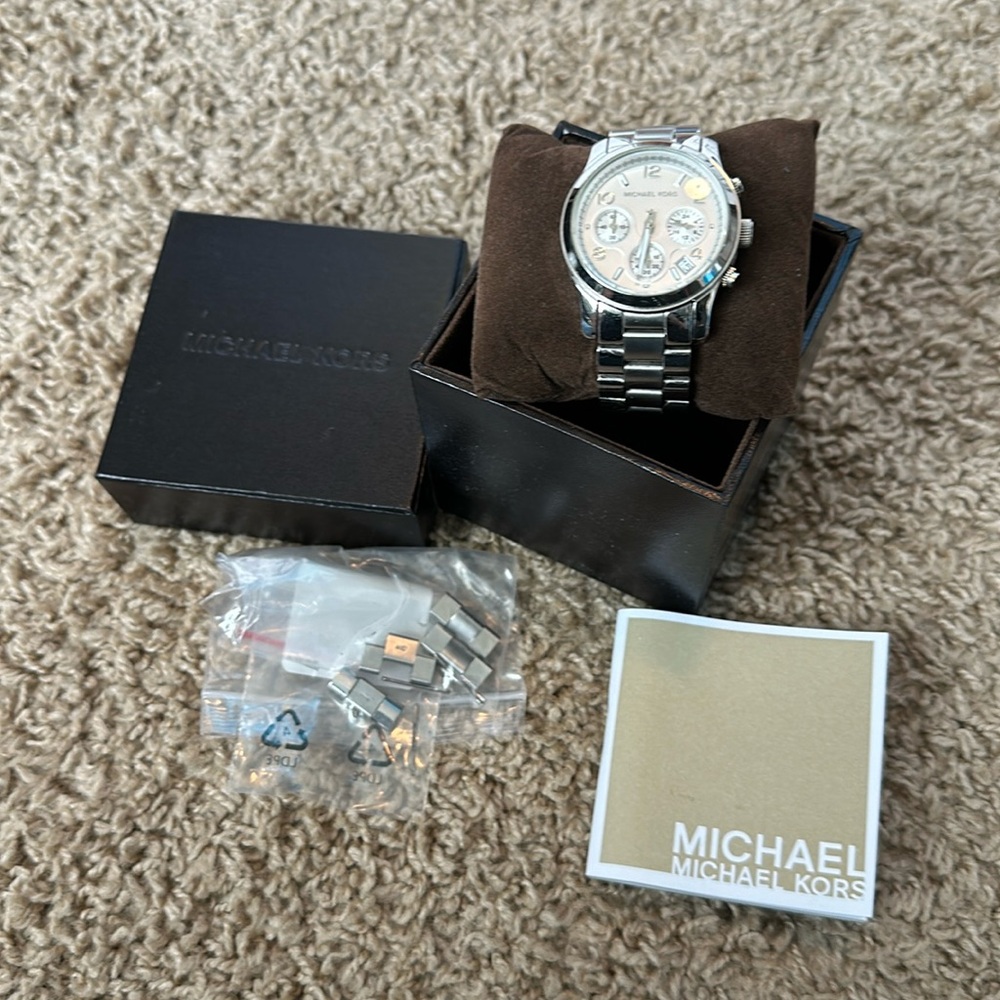 Michael Kors 5076 watch